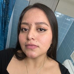 Meet your Posher, Paulina dinora